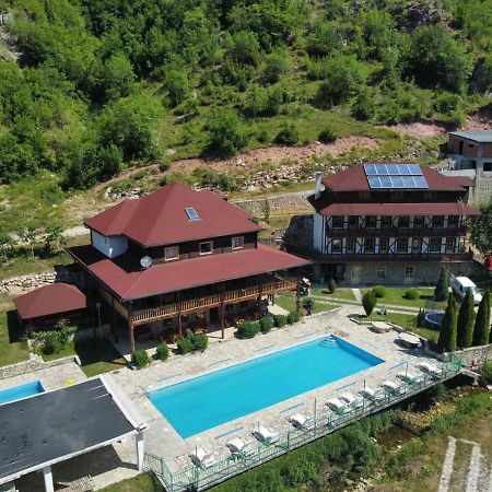 Hotel & Camping Etno Selo Vrelo Berane Buitenkant foto