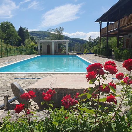 Etno Selo Vrelo & Camping Berane Buitenkant foto