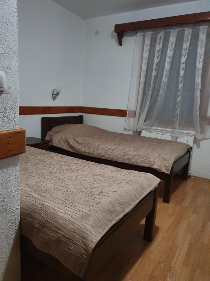 Hotel & Camping Etno Selo Vrelo Berane Buitenkant foto