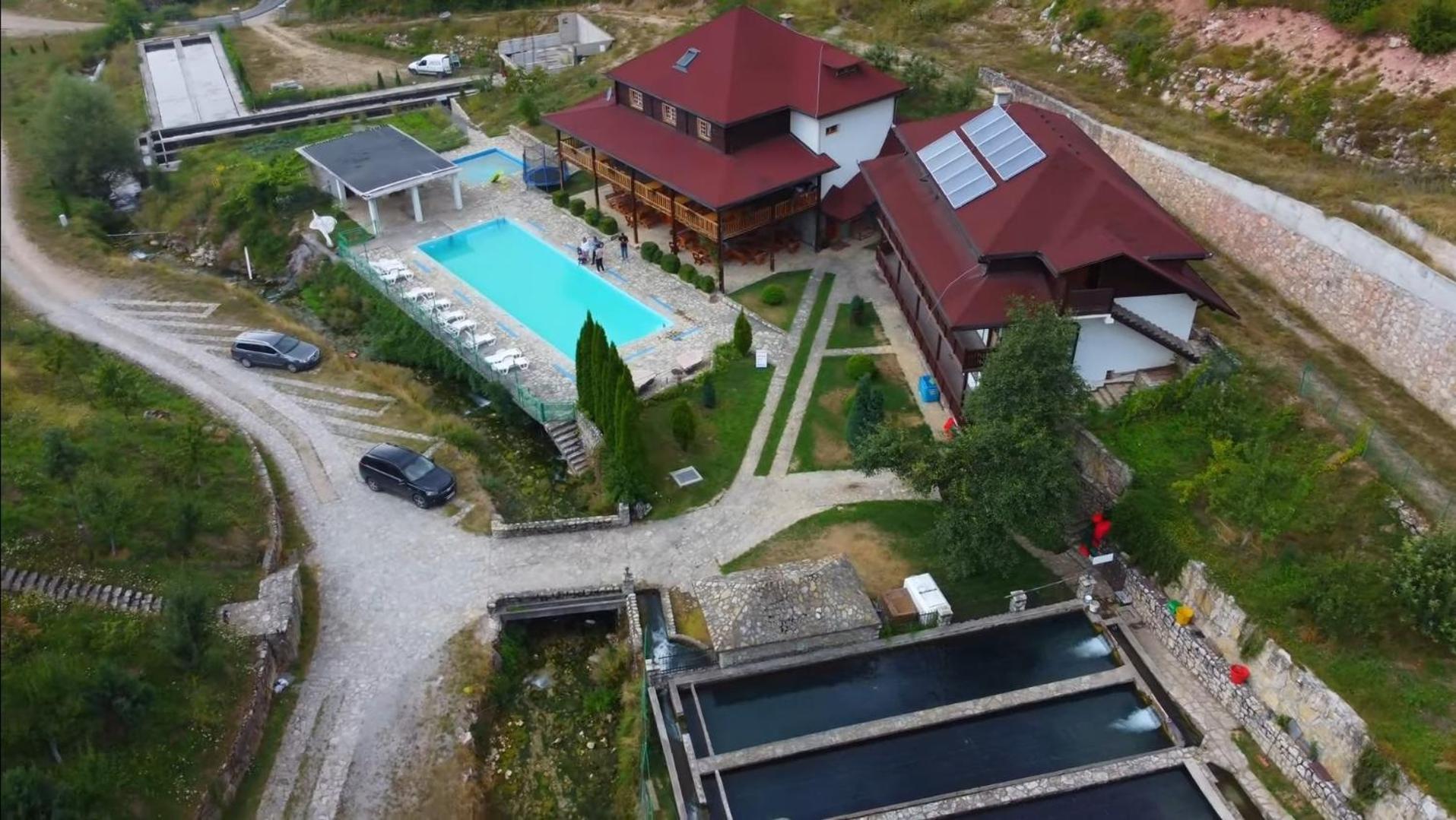 Etno Selo Vrelo & Camping Berane Buitenkant foto
