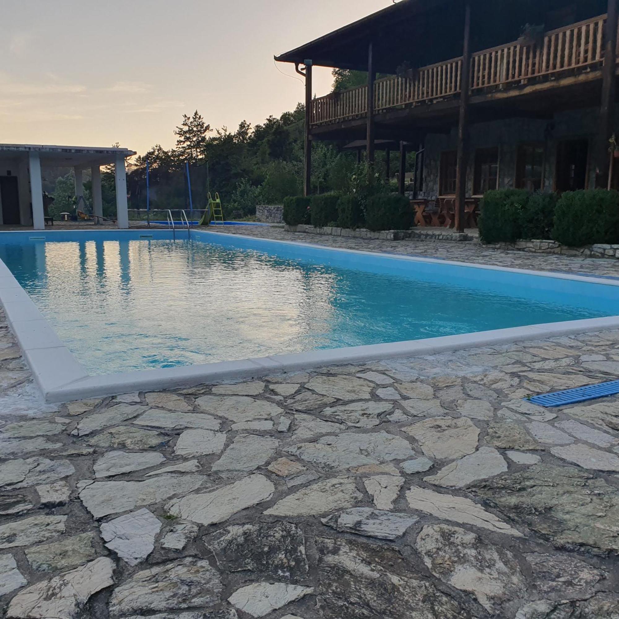 Etno Selo Vrelo & Camping Berane Buitenkant foto