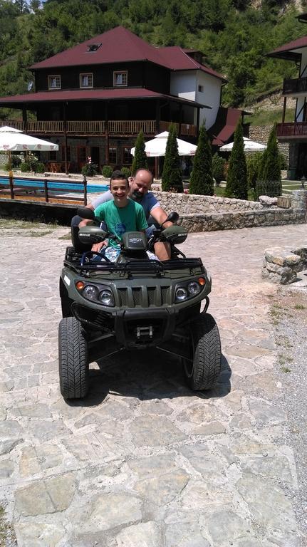 Etno Selo Vrelo & Camping Berane Buitenkant foto