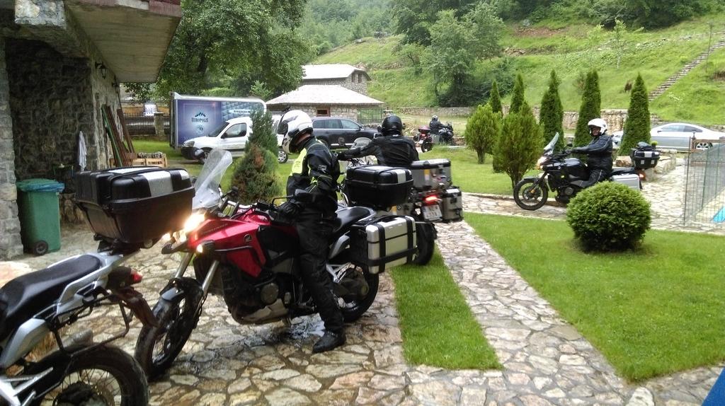 Etno Selo Vrelo & Camping Berane Buitenkant foto