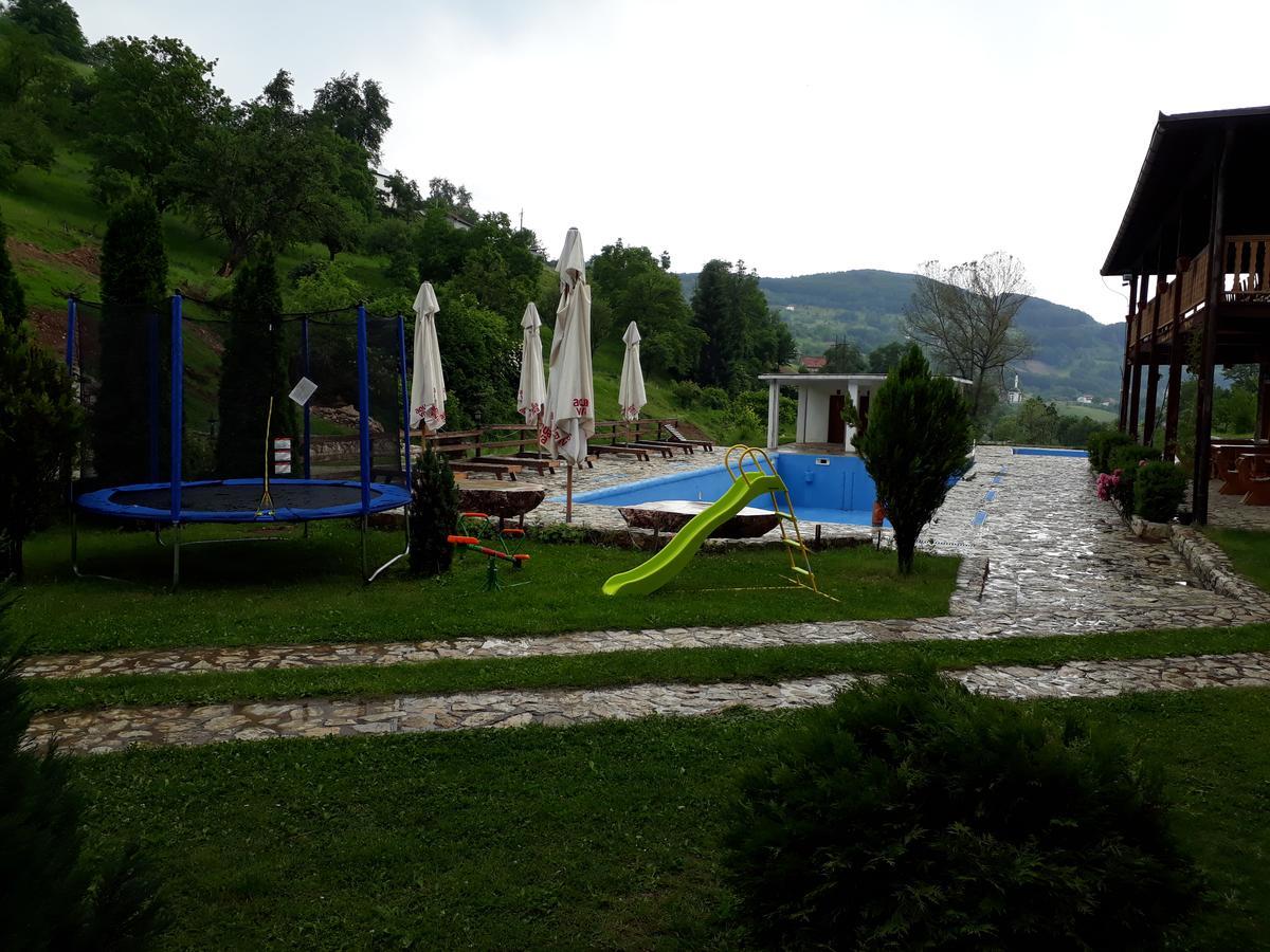 Hotel & Camping Etno Selo Vrelo Berane Buitenkant foto