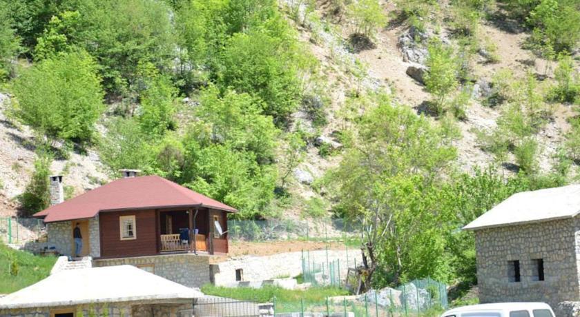 Etno Selo Vrelo & Camping Berane Buitenkant foto